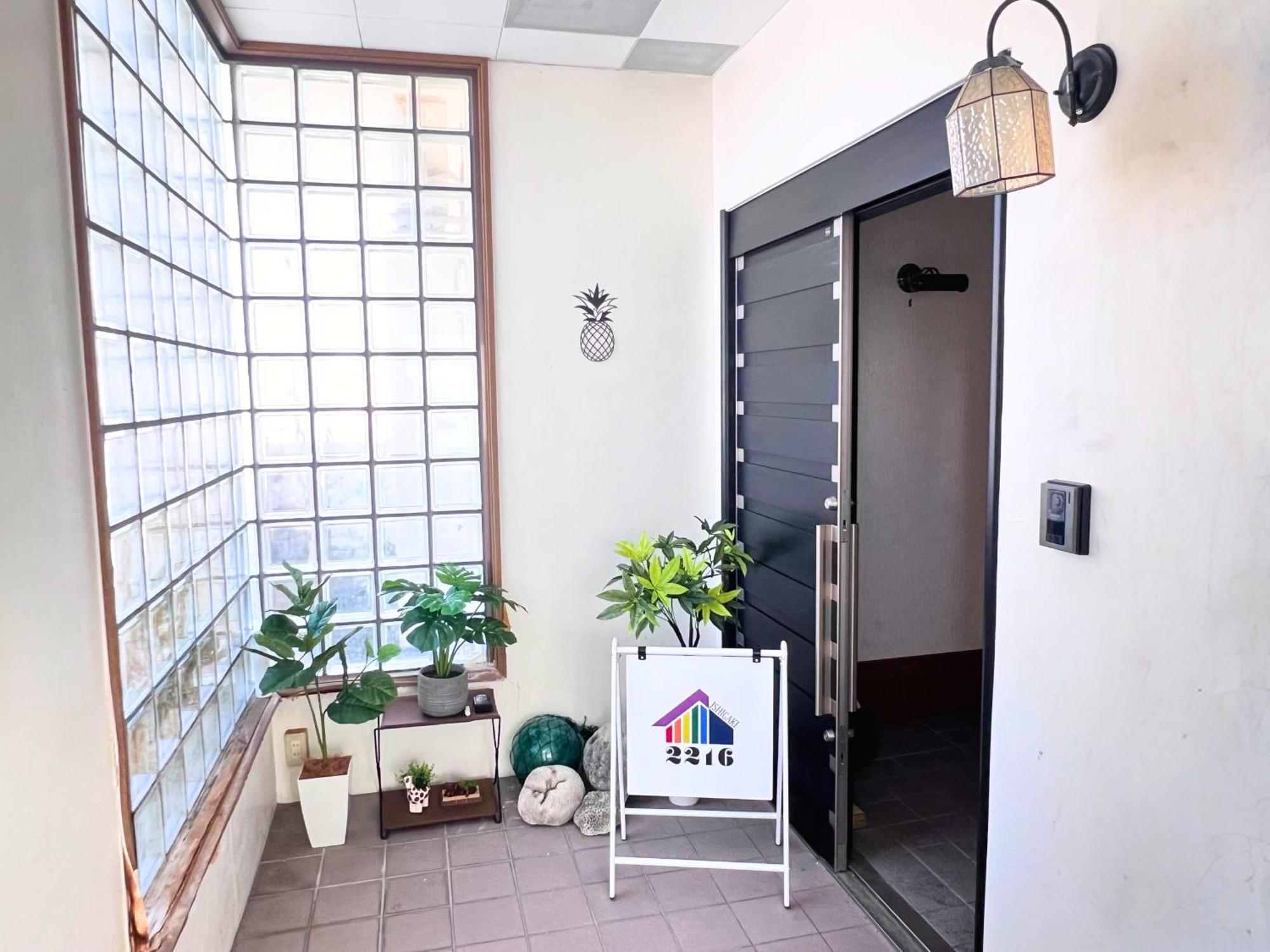 石垣島グループの宿 2216 にじいろ ユーグレナモール内 Ishigaki  Exterior foto